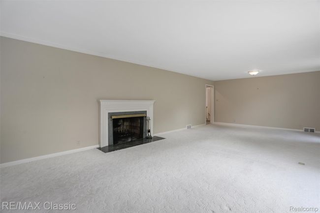 Living room fireplace | Image 15