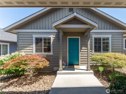 2135 Roper Ln, Wenatchee, WA, 98801-2492 | Card Image