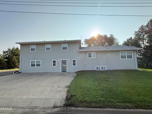 205 Dakota St S, Elgin, ND, 58533-7001 | Card Image