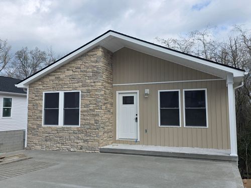 616 W Gordon St, Corbin, KY, 40701-1526 | Card Image