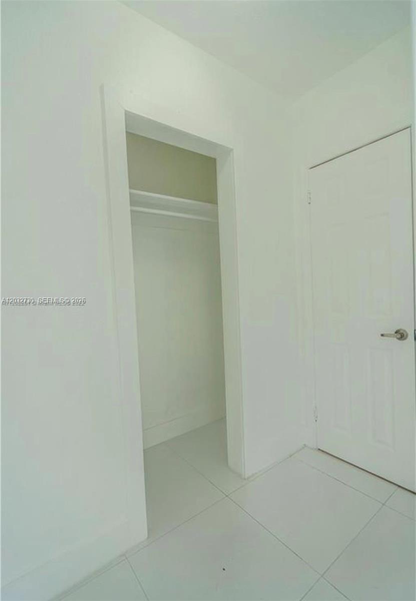 Residential Lease in Miami Beach 3