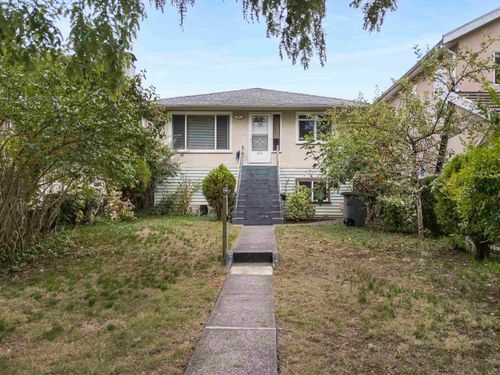 5828 Kerr St, Vancouver, BC, V5R4C1 | Card Image