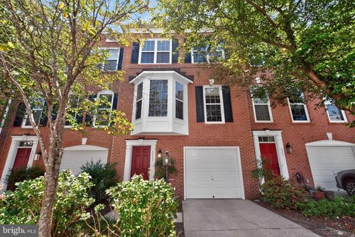 8227 Singleleaf Ln, LORTON, VA, 22079-5634 | Card Image