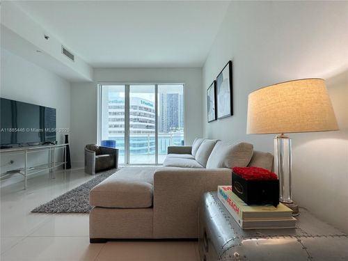 apt-1001-950 Brickell Bay Dr, Miami, FL, 33131-3947 | Card Image