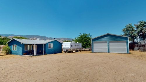 2225 Commercial Ave, Lake Isabella, CA, 93240-9018 | Card Image