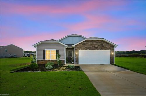 437 Altavista Dr, Clemmons, NC, 27012-7570 | Card Image