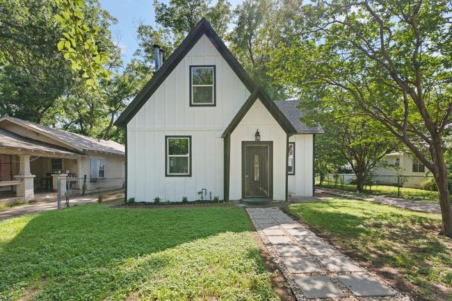 310 N Walnut St, House other with 3 bedrooms, 2 bathrooms and null parking in Cleburne TX | Image 26