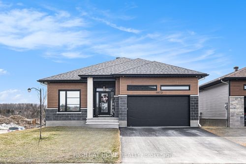 1073 Diamond St, Rockland, ON, K4K0J1 | Card Image