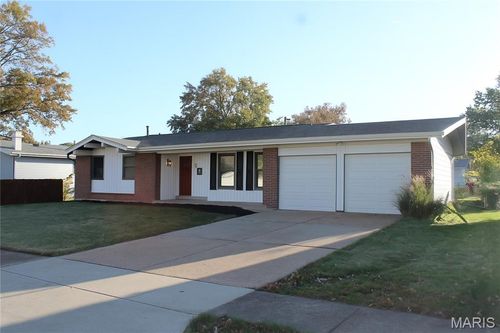 1238 Brenthaven Ln, Florissant, MO, 63031-2412 | Card Image