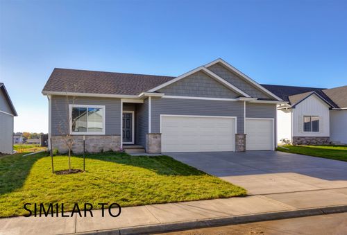 711 Ne Doe Pointe Drive, Ankeny, IA, 50021 | Card Image