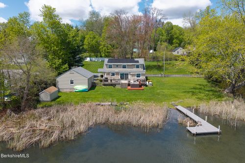 15 Sunrise St, Lanesborough, MA, 01237 | Card Image