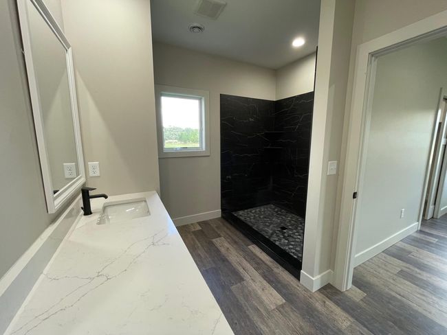 Tiled Shower | Image 11