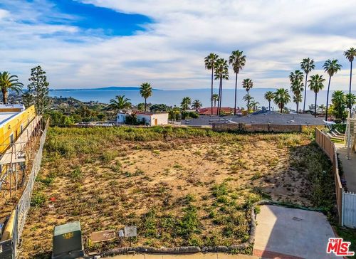 16906 Scenic Pl, Pacific Palisades, CA, 90272-2837 | Card Image