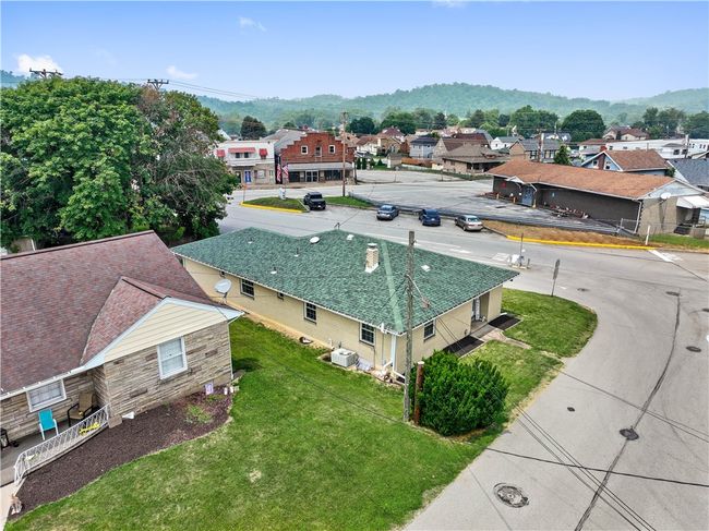 139 Jean St, House other with 3 bedrooms, 2 bathrooms and 1 parking in Belle Vernon PA | Image 4