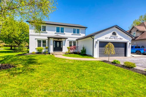 8077 Mount Carmel Blvd, Niagara Falls, ON, L2H2Y8 | Card Image