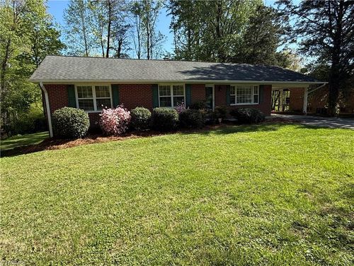 2630 Farmbrook Rd, Winston-Salem, NC, 27103-6214 | Card Image