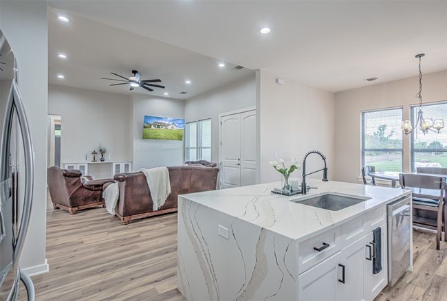 171 Eely Rd, House other with 5 bedrooms, 4 bathrooms and null parking in McDade TX | Image 8