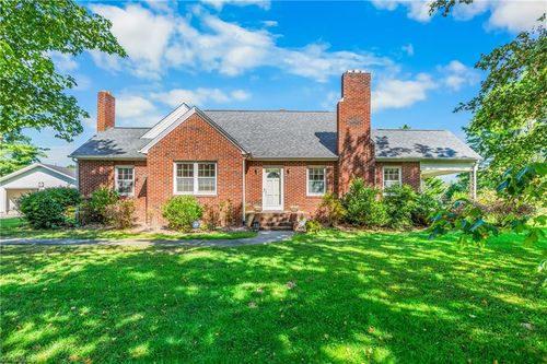 2632 Dobbins Rd, Boonville, NC, 27011-8756 | Card Image