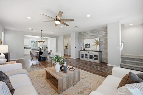 176 E Main Ave, Morgan Hill, CA, 95037-8027 | Card Image