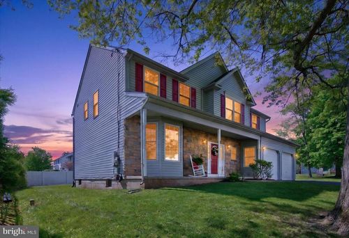 4 E Summit Ave, TELFORD, PA, 18969-1839 | Card Image