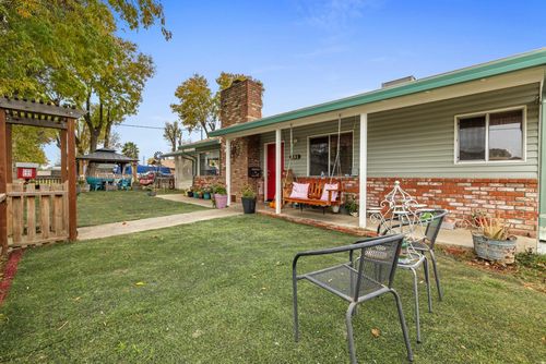 381 Wallis Avenue, Gustine, CA, 95322 | Card Image