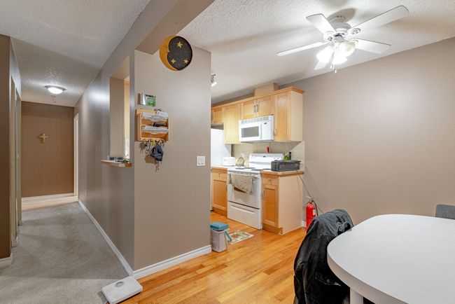 1310 - 13045 6 St Sw, Condo with 2 bedrooms, 1 bathrooms and 1 parking in Calgary AB | Image 8