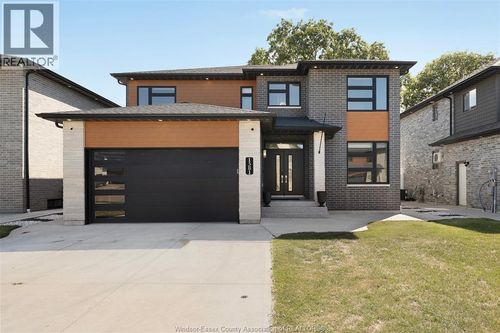 1581 Rockport St, Windsor, ON, N9G0B6 | Card Image