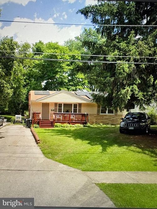 13 Gentry Ln, CAPITOL HEIGHTS, MD, 20743-2764 | Card Image