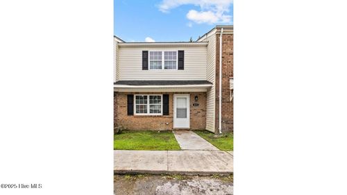 411 Myrtlewood Cir, Jacksonville, NC, 28546-7411 | Card Image