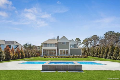 59 Shinnecock Hills Rd, Southampton, NY, 11968-3708 | Card Image