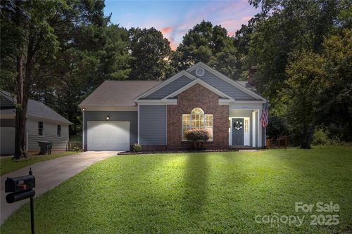 3212 Ashwell Oaks Ln, Matthews, NC, 28105-1213 | Card Image