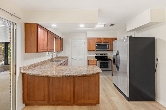Kitchen | Image 16