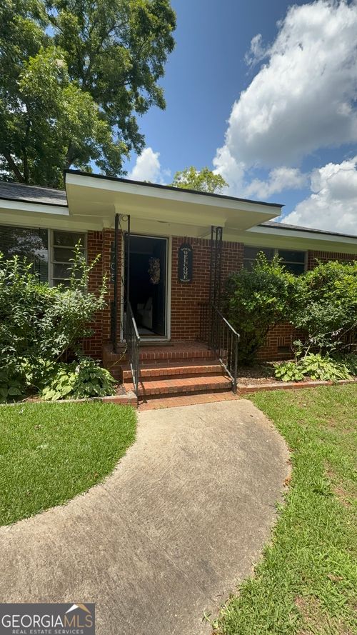 1705 Ridge St, Griffin, GA, 30223-1229 | Card Image