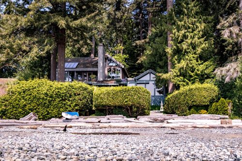 3581 Beach Ave, Roberts Creek, BC, V0N2W2 | Card Image