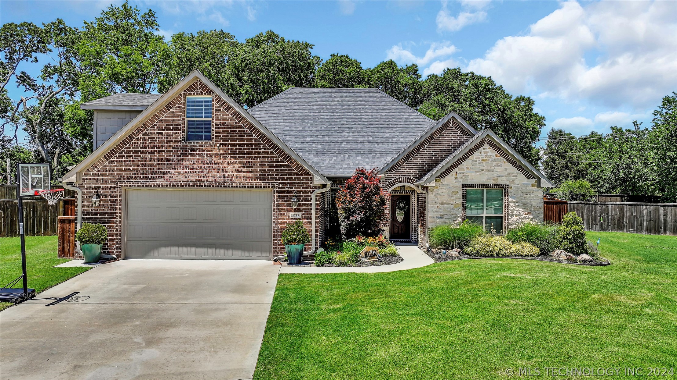 Peaceable Trl, Ardmore, OK 73401