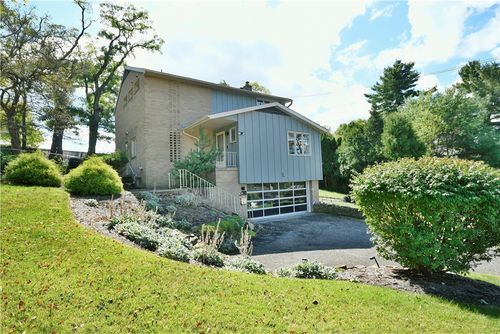 2413 Marbury Rd, Churchill Boro, PA, 15221 | Card Image