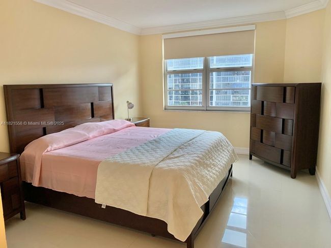 APT-5C - 1985 S Ocean Dr, Condo with 1 bedrooms, 2 bathrooms and null parking in Hallandale Beach FL | Image 12