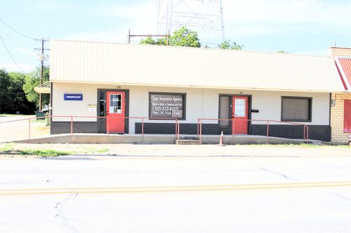 101 E Wallace St, San Saba, TX, 76877-3405 | Card Image