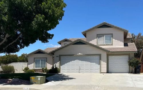 3459 Desert Cloud Ave, Rosamond, CA, 93560-7692 | Card Image