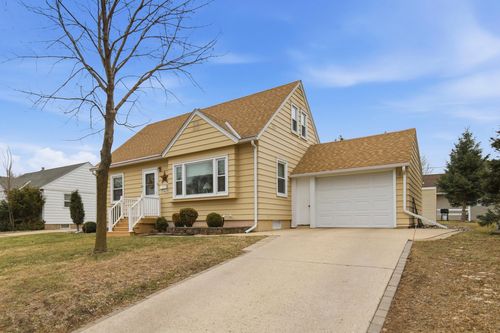 803 18th St Sw, Austin, MN, 55912-1534 | Card Image