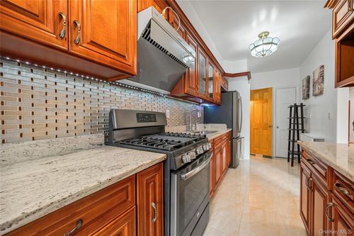 64 84th St, Middle Village, NY, 11379 | Card Image