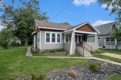 1082 E Apple Ave, Muskegon, MI, 49442-3742 | Card Image