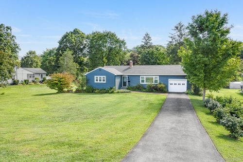 42 Shamrock Cir, Poughkeepsie, NY, 12603-2021 | Card Image