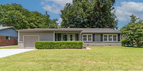 1557 49th Pl, Tulsa, OK, 74105-4809 | Card Image
