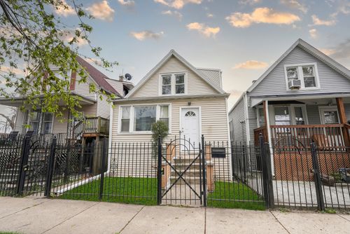 1524 N Keating Avenue, Chicago, IL, 60651 | Card Image