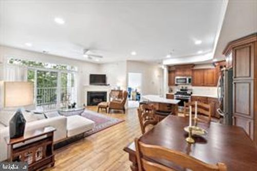 k-320 Victoria Gardens Dr, KENNETT SQUARE, PA, 19348-4115 | Card Image