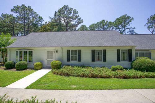 33 Village Green Cir, Southern Pines, NC, 28387-3208 | Card Image