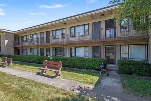 12-12 King Arthur Ct, Northlake, IL, 60164-1306 | Card Image