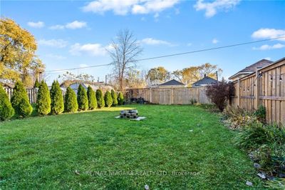 12 Alexandra Blvd, House other with 2 bedrooms, 2 bathrooms and 2 parking in Saint Catharines ON | Image 1