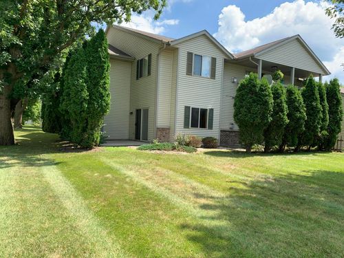 976 Roseland Dr, Kewaskum, WI, 53040-9026 | Card Image